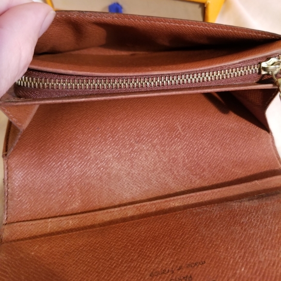 Louis Vuitton Monogram Porte-Monnaie Tresor Wallet - Picture 9 of 17